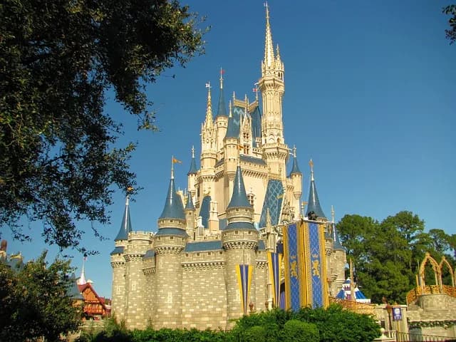 Disney fecha parques devido ao furacão Milton nos EUA
