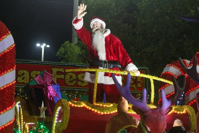 “Um Sonho de Natal” acontece no próximo dia 7 na Ponta Negra: Veja fotos da Parada Natalina