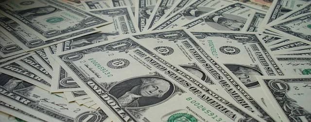 Cotação do dólar fecha em RS 5,77 nesta terça-feira, a menor desde novembro de 2024