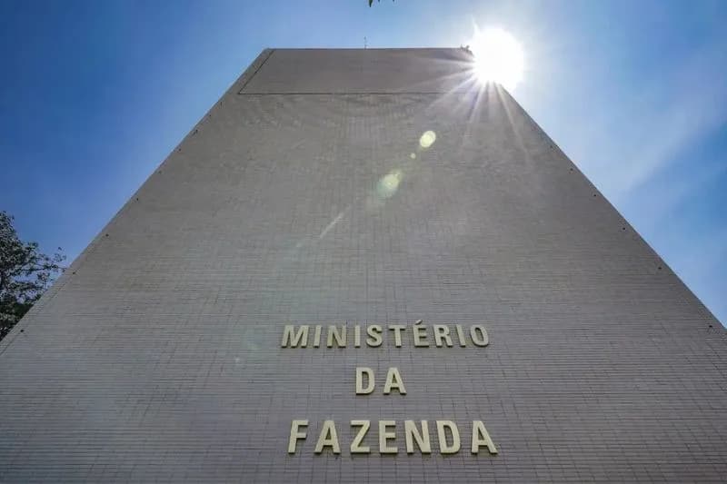 Pacote de corte de gastos do governo Lula será apresentado a ministérios nesta terça (5)