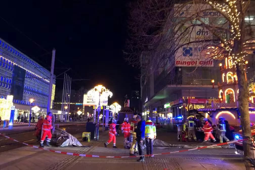 VÍDEO: Carro invade mercado de Natal na Alemanha e atropela dezenas; uma pessoa morreu