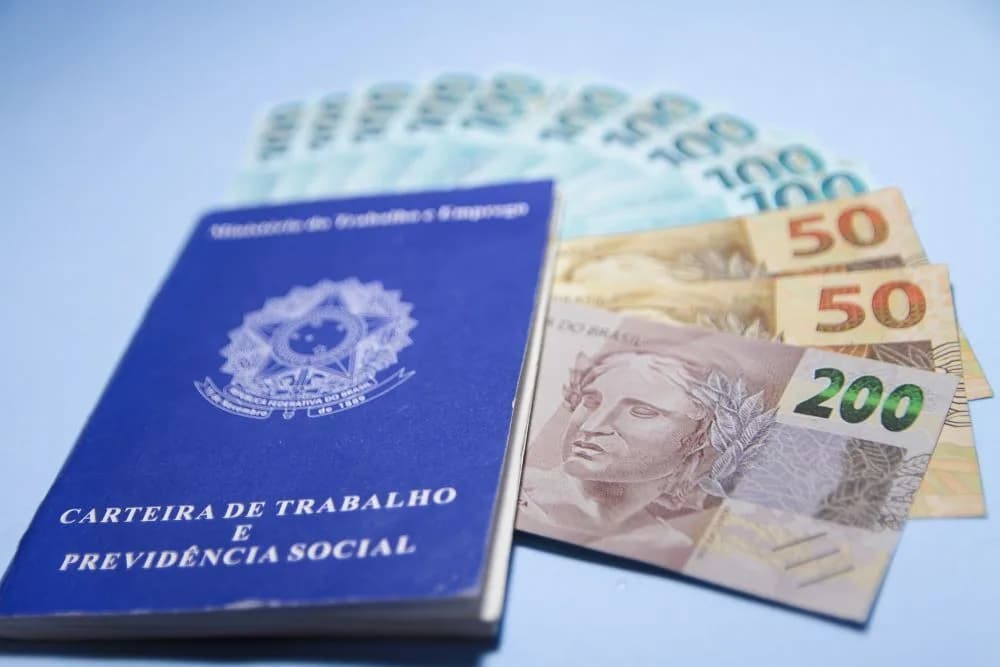 Salário mínimo ideal é de R$ 8,1 mil, calcula Dieese