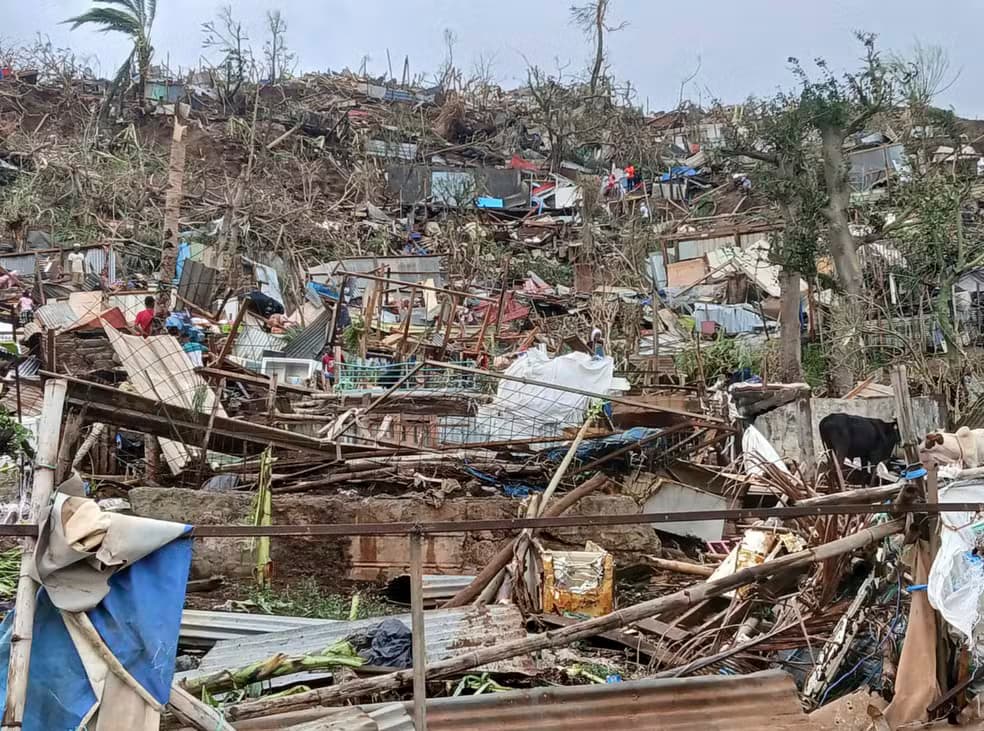 Vídeos: Ciclone Chido deixa rastro de destruição em Mayotte e mortes podem ultrapassar a mil