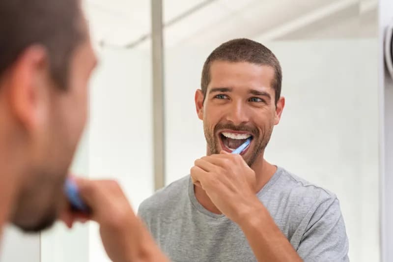 Estudos afirmam: escova de dentes pode deixar você doente, veja cuidados