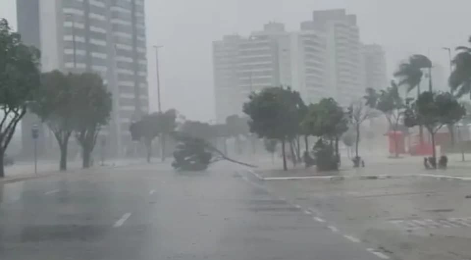 Manaus em alerta: temporal deste sábado (31) aponta para Carnaval com chuvas acima da média no Amazonas