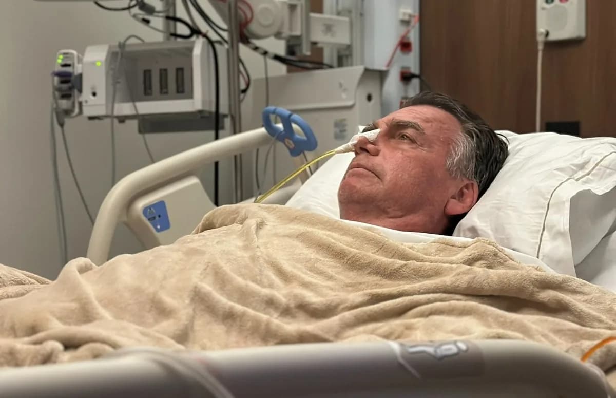 Jair Bolsonaro tem “boa evolução”, mas segue na UTI, segundo boletim médico