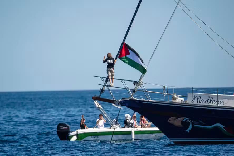 Israel diz que vai impedir que barco com ativista Greta Thunberg chegue a Gaza