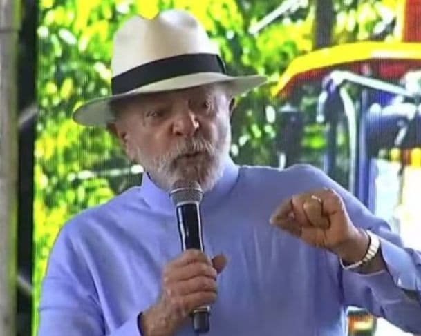 “Estava quase se borrando”, caçoa Lula sobre depoimento de Bolsonaro ao STF