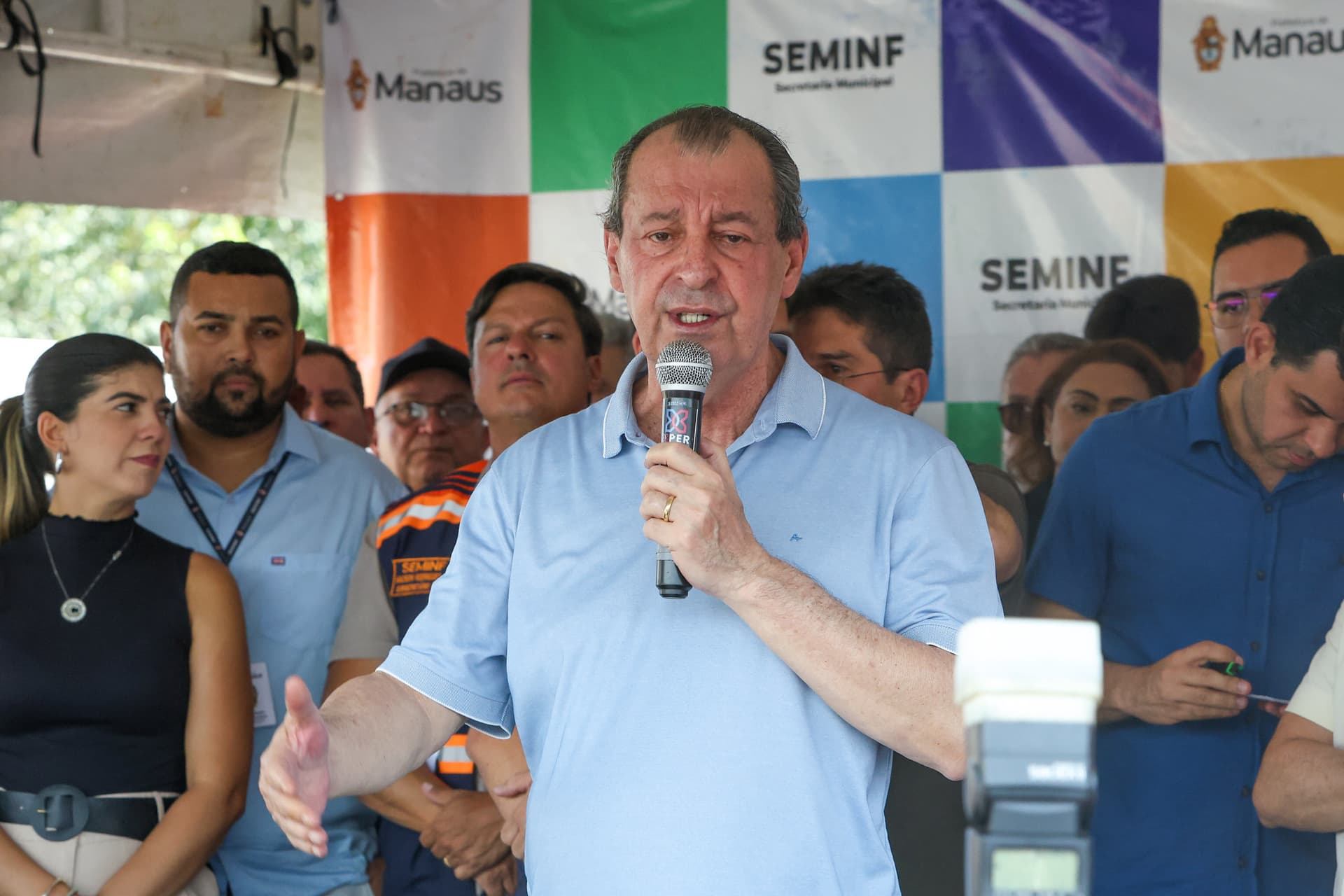 Omar Aziz lidera com folga para o governo do Amazonas em nova pesquisa eleitoral
