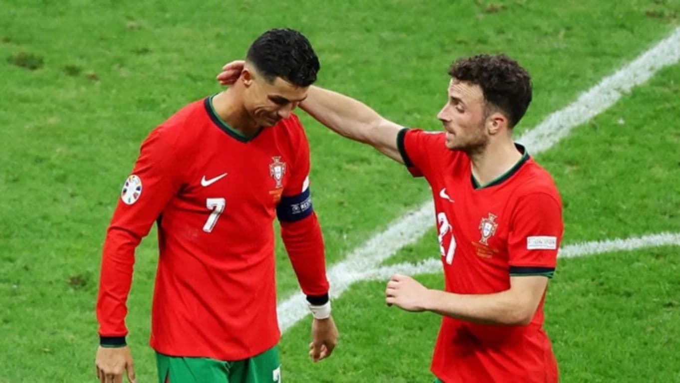 Cristiano Ronaldo se manifesta após morte de Diogo Jota em acidente de carro: “Não faz sentido”