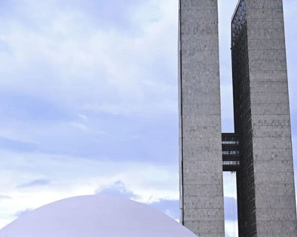 Senado avança em projeto para endurecer fiscalização de empresas sonegadoras e pressiona Câmara a agir