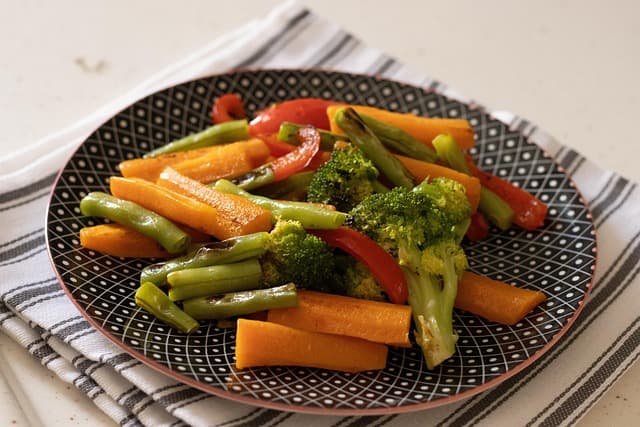 Anti-inflamatória ou detox? Saiba o que muda entre as dietas mais populares da internet