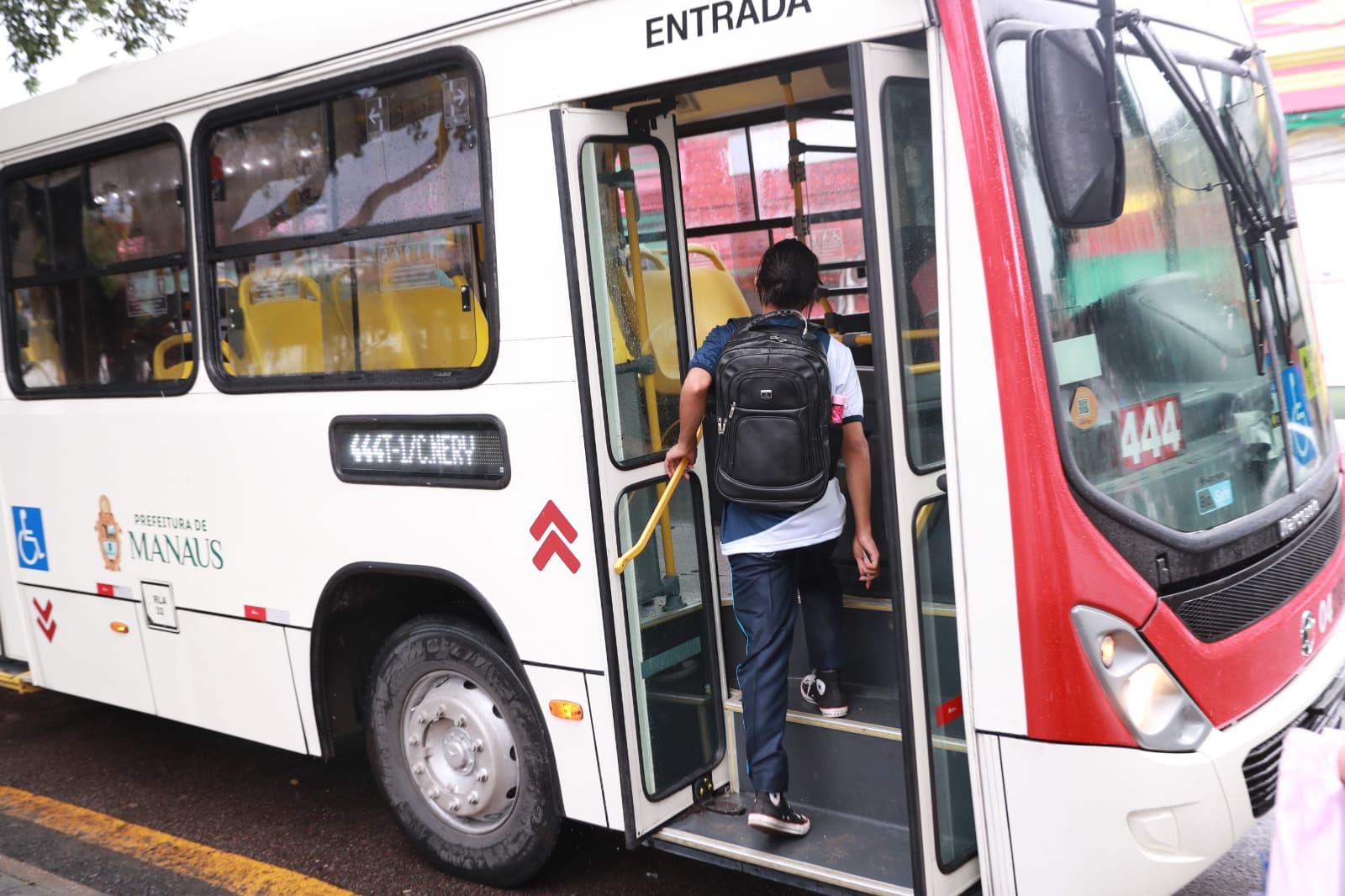 Entenda a disputa pelo Passe Livre Estudantil que agravou a crise no transporte coletivo de Manaus