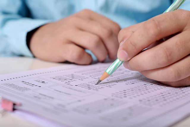 Justiça manda prefeito de Careiro da Várzea apresentar dados de seleção de enfermeiros