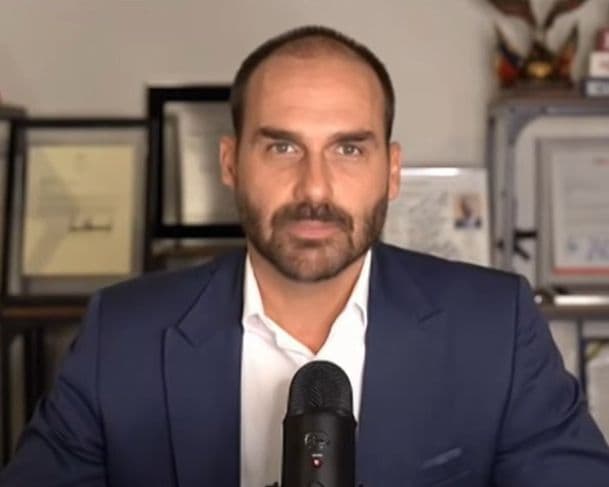 STF: Moraes vota por tornar Eduardo Bolsonaro réu por crime de coação