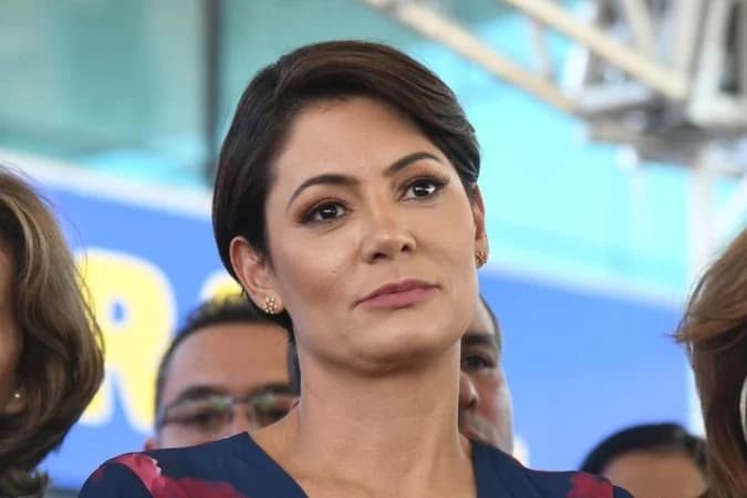 Michelle atualiza estado de saúde de Jair Bolsonaro após internação