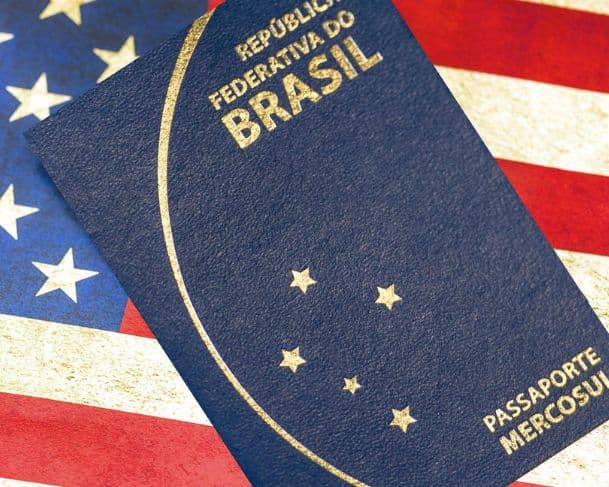 Trump prepara revogação histórica de vistos que pode afetar brasileiros