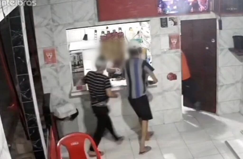 Adolescente de 17 anos suspeito de assalto à lanchonete é apreendido em Manaus
