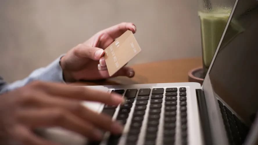 Golpes digitais causam prejuízo de R$ 21 bilhões aos brasileiros