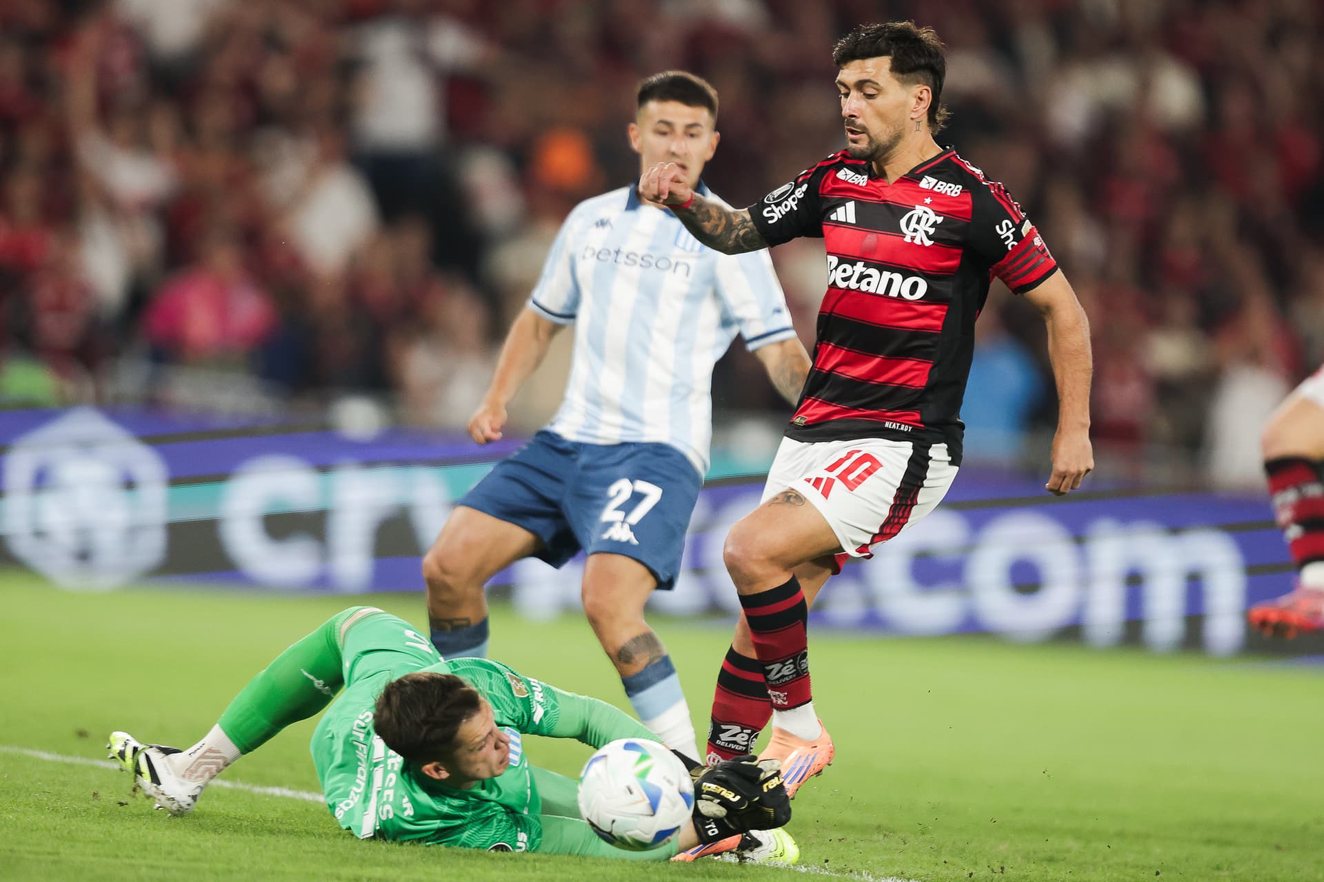Racing e Flamengo decidem vaga na final da Libertadores hoje; veja onde assistir