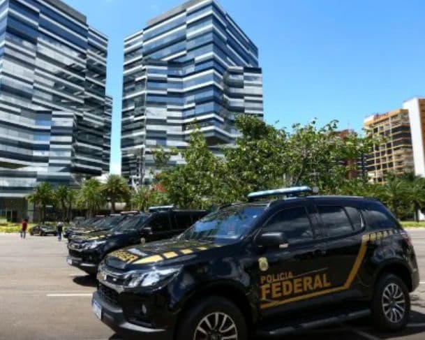 PF demite agentes por atuação como coach de concursos