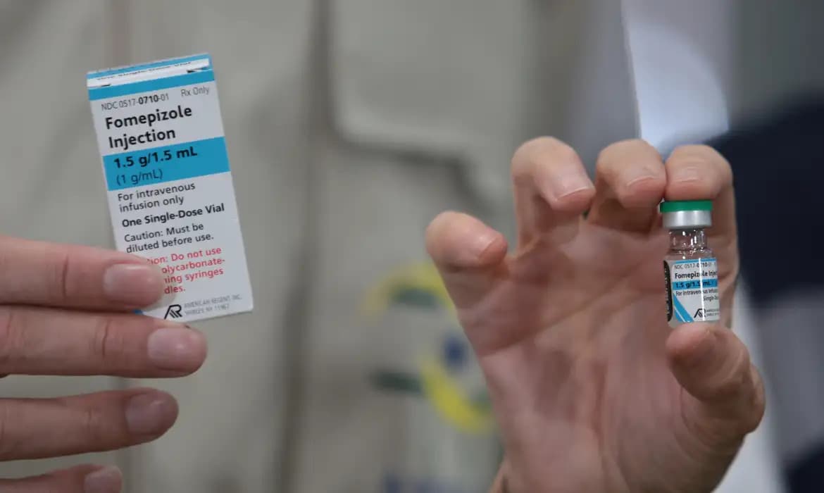 Brasil recebe 2,5 mil unidades de fomepizol, antídoto contra metanol