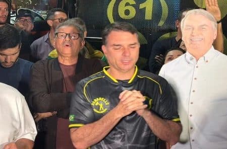 Líderes do Centrão evitam primeiro encontro com o pré-candidato Flávio Bolsonaro