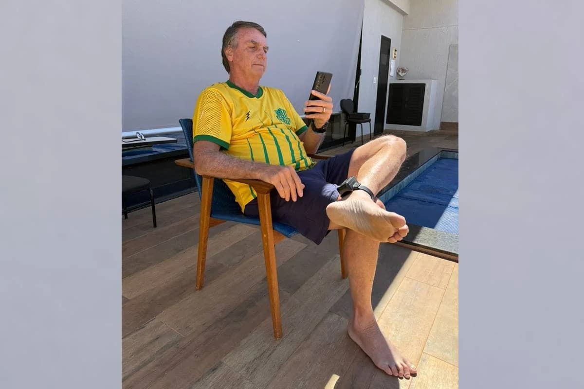 Defesa de Bolsonaro pede ao STF redução da pena por meio da leitura