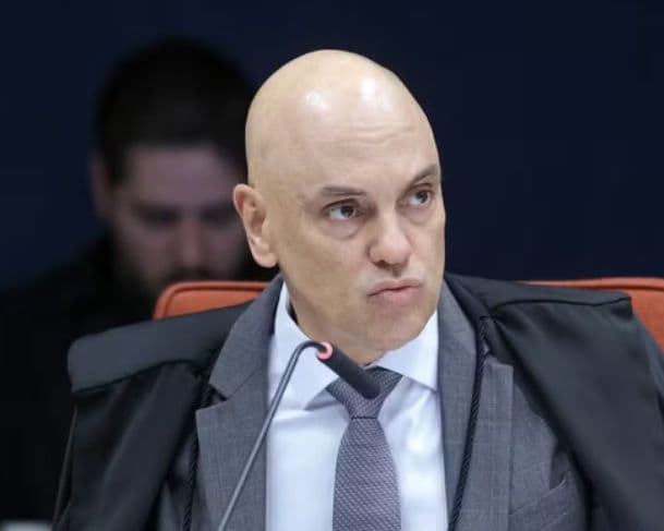 Moraes quebra sigilo bancário de servidores da Receita Federal suspeitos de acessar dados da sua esposa