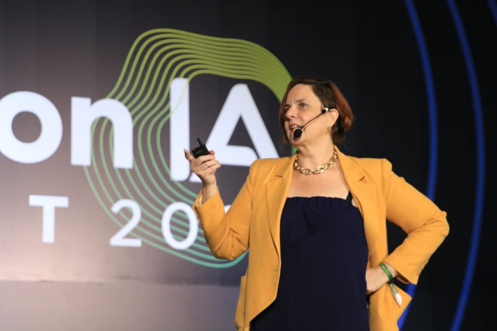 Aline Sordili fala sobre o futuro do e-commerce com a aplicação da IA no Amazon IA Summit 2025