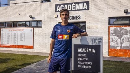 Treinador do Valencia feminino morre com três filhos em naufrágio na Indonésia