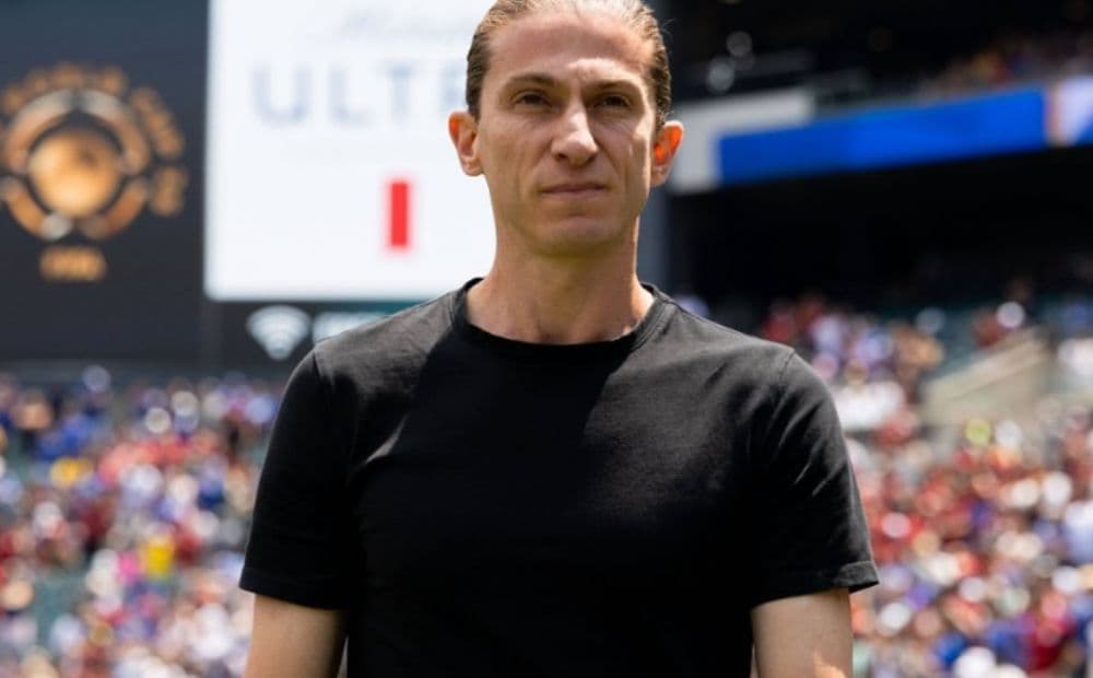 Filipe Luís esclarece comentário sobre racismo envolvendo Vini Jr