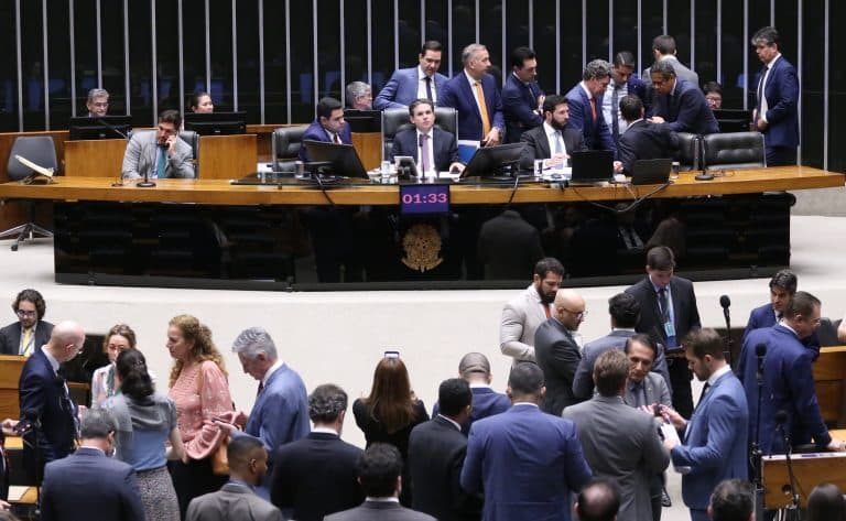 Conselho de Ética arquiva denúncia do Novo contra Lindbergh Farias por atuação junto à PGR