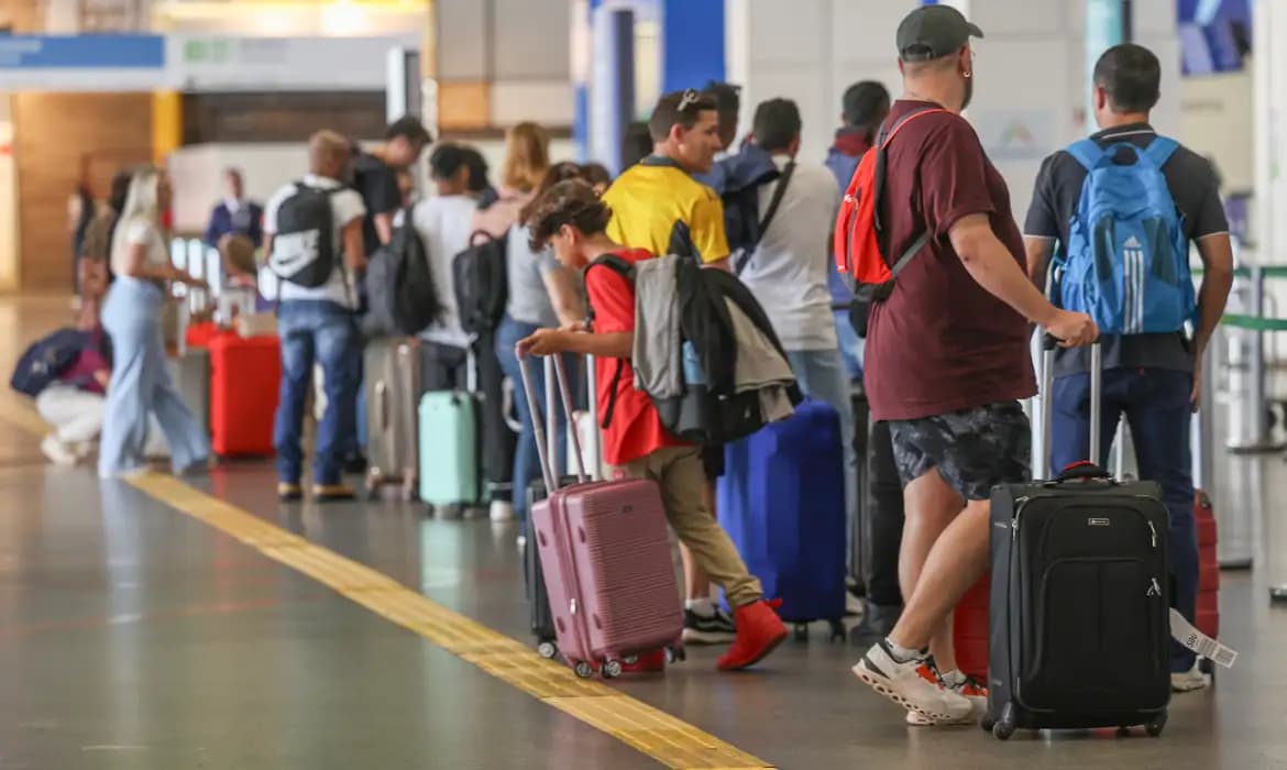 Aeronautas avaliam proposta e podem iniciar greve nacional já em 1º de janeiro
