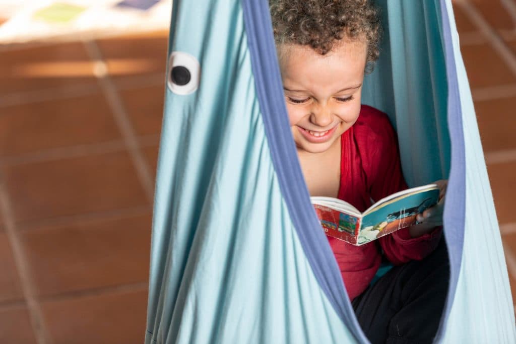 Campanha em Manaus aposta em livros infantis para estimular imaginação e acolher crianças em vulnerabilidade
