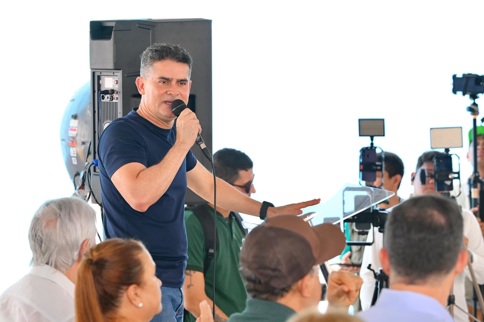 “É muito complexo ser prefeito e não dá para ser dentro de casa, muito menos de gabinete”, diz David Almeida