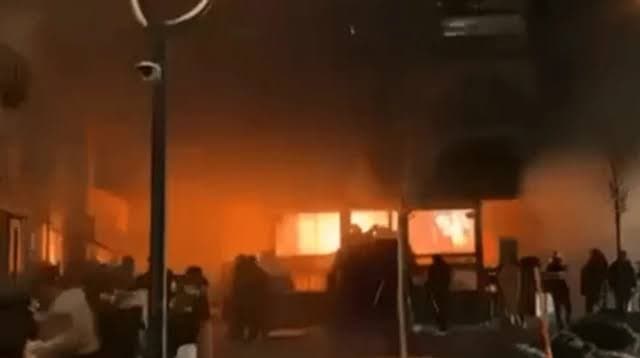 Suíça decreta 5 dias de luto após incêndio e mortes em estação de esqui