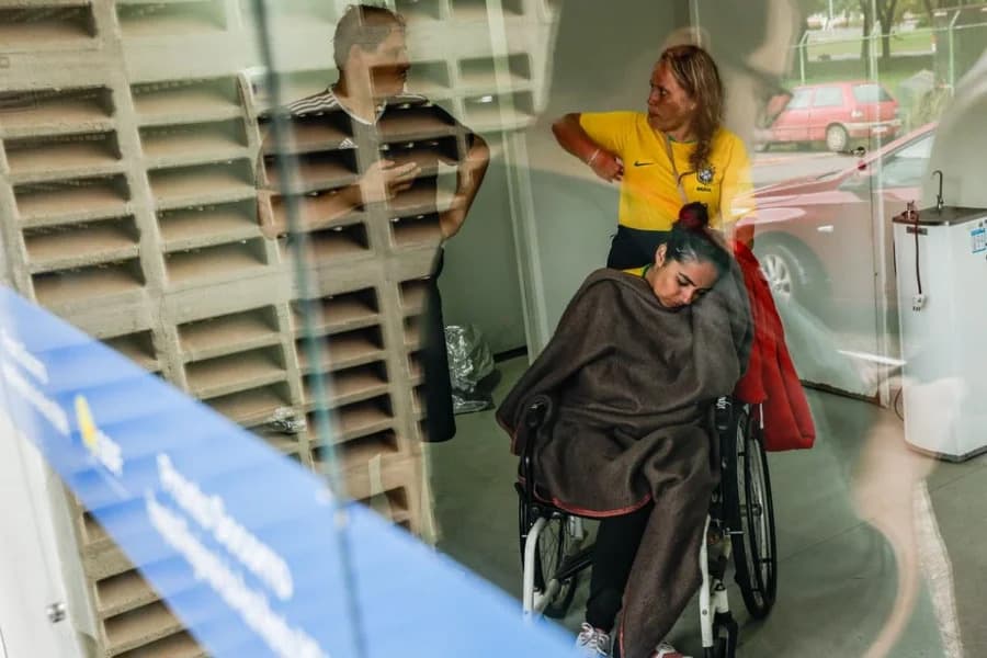 Pelo menos 4 pessoas seguem internadas após raio em ato de Nikolas Ferreira no DF