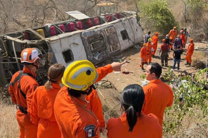 Acidente com ônibus de romeiros deixa pelo menos 15 mortos em Alagoas