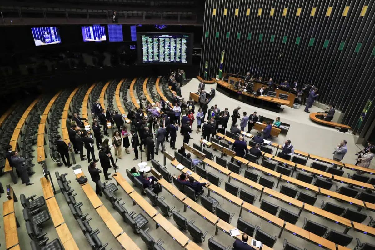 Antissemitismo na mira do Congresso prevê prisão e crime imprescritível