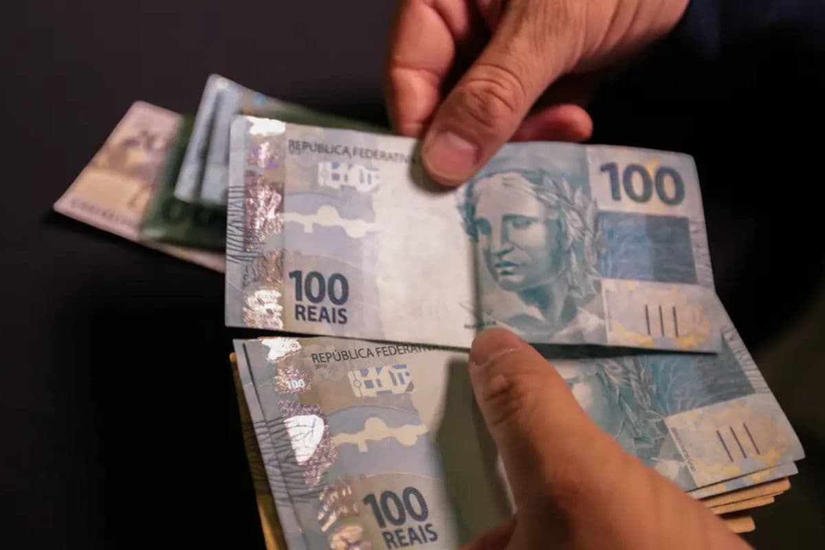 IR zero já vale: quem ganha até R$ 5 mil recebe salário sem desconto neste mês