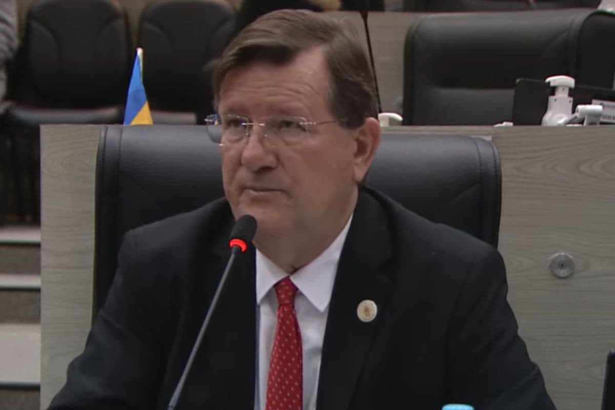 “Há um padrão”, diz Zé Ricardo sobre acidentes fatais com carretas em Manaus