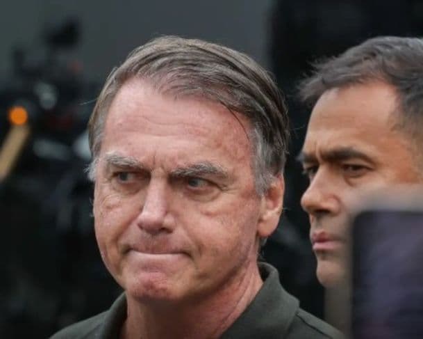 Defesa diz ao STF que Bolsonaro “jamais soube” que carta seria divulgada por Flávio
