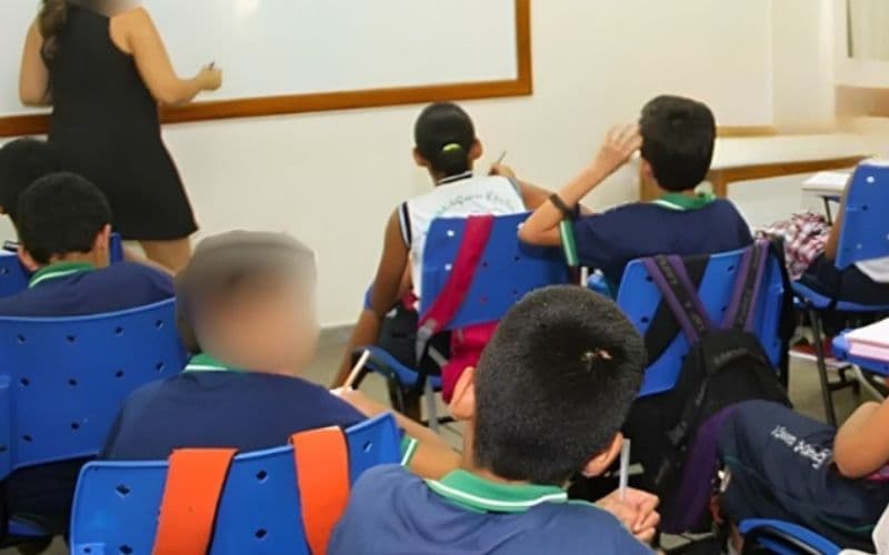 Professora é investigada por acumular quatro cargos públicos em Parintins durante 23 anos