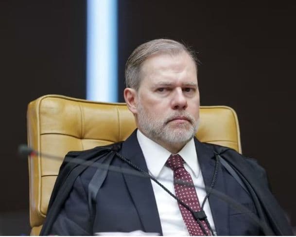 Toffoli é o segundo a se declarar suspeito e fica fora de julgamento sobre Moraes