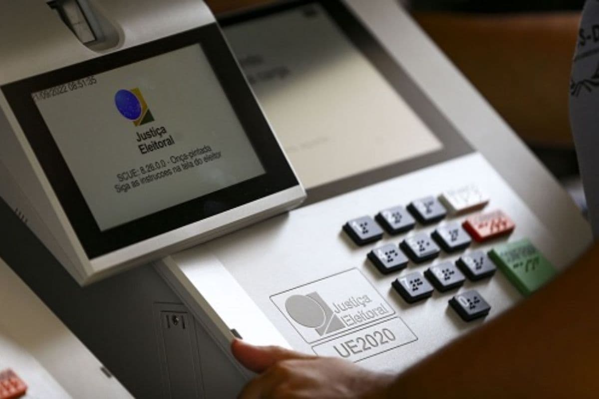 PL dispara e União Brasil encolhe na reta final da janela partidária
