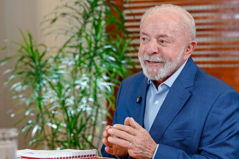 “Vamos colocar alguém na cadeia”: Lula promete punir postos que aumentarem preço do diesel
