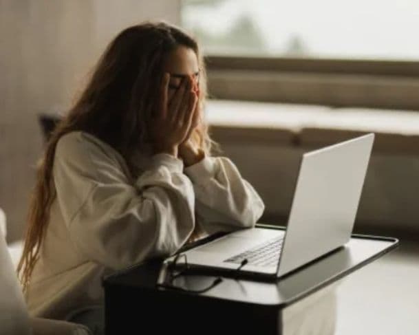 Quiet cracking: burnout silencioso pode afetar profissionais mesmo com alta produtividade