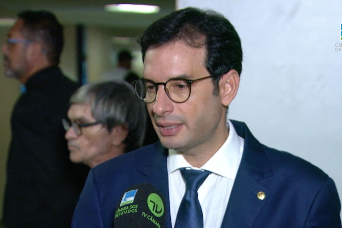 Fim da escala 6×1 pode “existir apenas no papel”, alerta relator