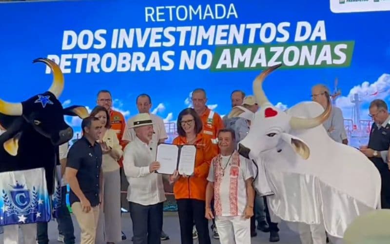 Lula anuncia R$ 5,2 milhões para Festival de Parintins